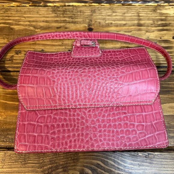 Liz Claiborne Pink Mini Croc Envelope Purse - Picture 12 of 12